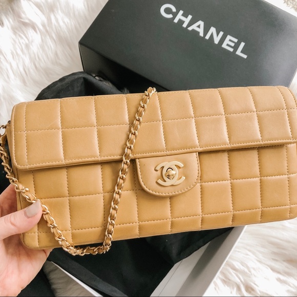 CHANEL Handbags - Chanel Chocolate Bar Shoulder Bag